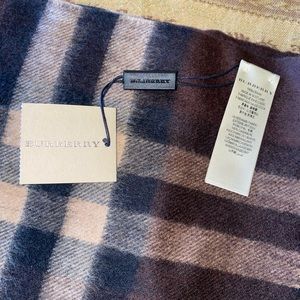 New With Tags, Burberry scarf 100% cashmere